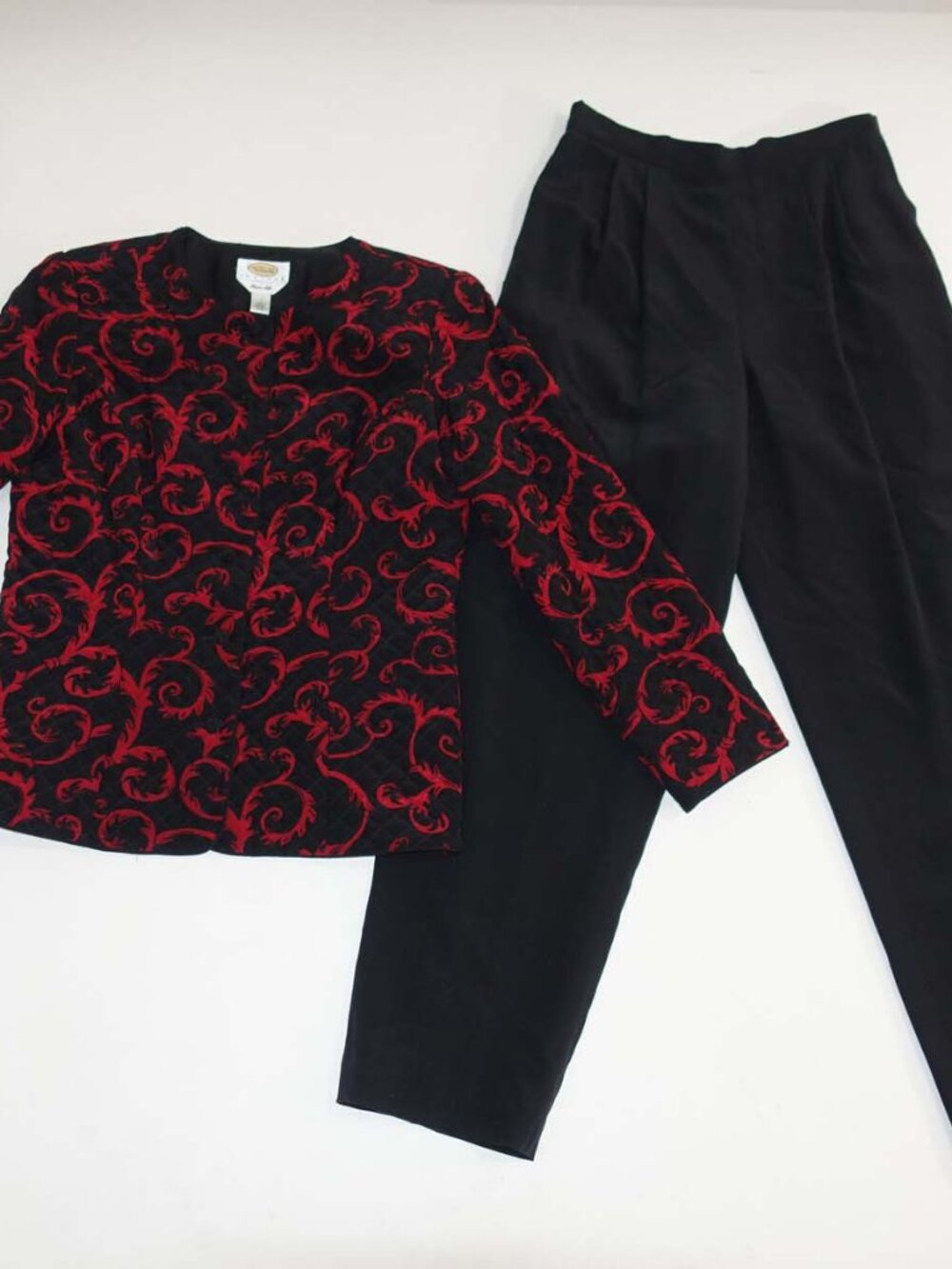 Talbots Women's Jacket Pant Suit Size 4 Petite 100% Pure Silk Pleated Lined 4P